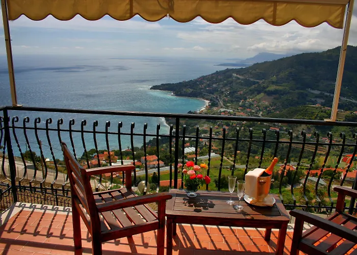 La Riserva Di Castel D'appio- Charme & Relax 호텔 3*