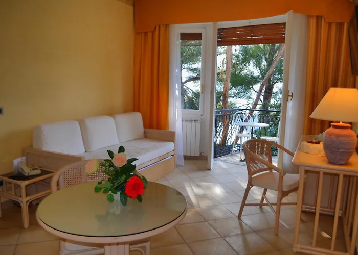 La Riserva Di Castel D'appio- Charme & Relax Hotel