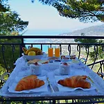 Отель La Riserva Di Castel D'appio- Charme & Relax Вентимилья