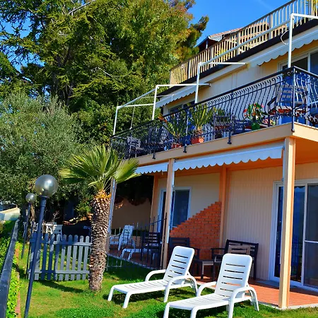 La Riserva Di Castel D'appio- Charme & Relax 3* فنتيميليا