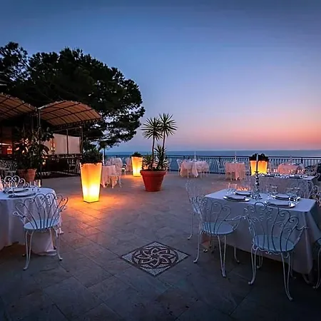 La Riserva Di Castel D'appio- Charme & Relax Ξενοδοχείο Βεντιμίλια