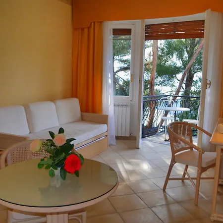 La Riserva Di Castel D'appio- Charme & Relax فندق