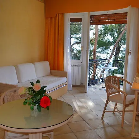 La Riserva Di Castel D'appio- Charme & Relax Hotel