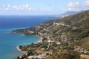 Hotell La Riserva Di Castel D'appio- Charme & Relax 3*